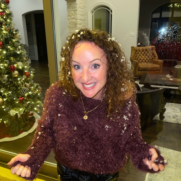 Meet your Posher, Jennifer - Picture 2 of 2